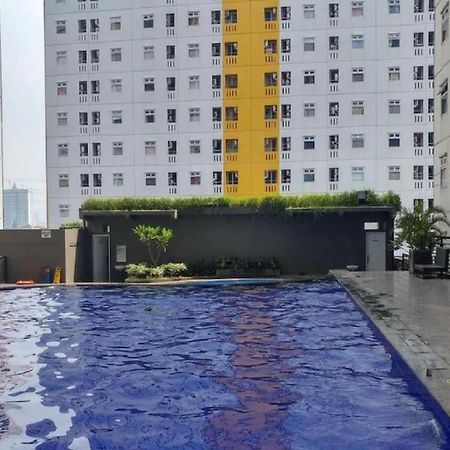 Apartment Green Pramuka Tower Chrysant Yakarta Exterior foto