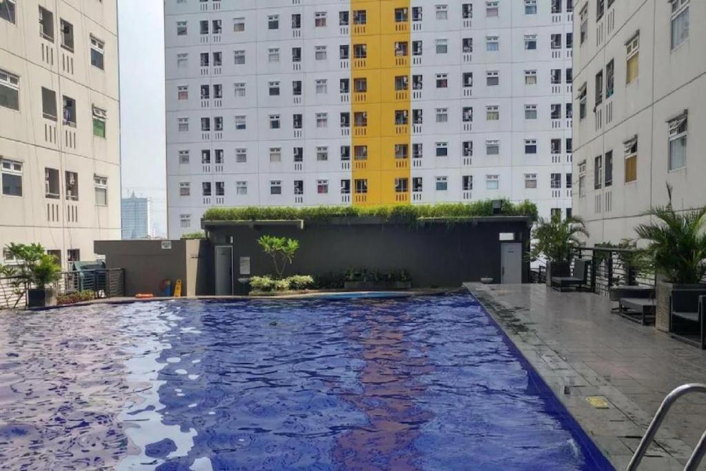 Apartment Green Pramuka Tower Chrysant Yakarta Exterior foto